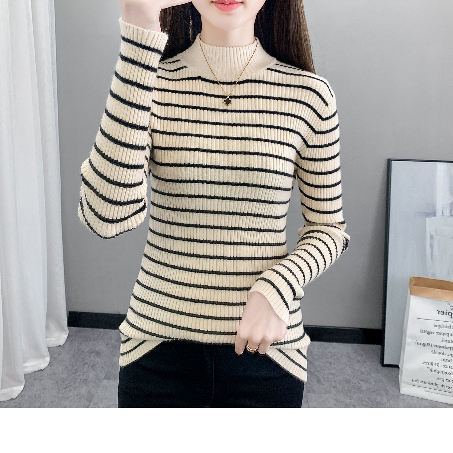 ボーダー服 リブ編み細ボーダータートルネック