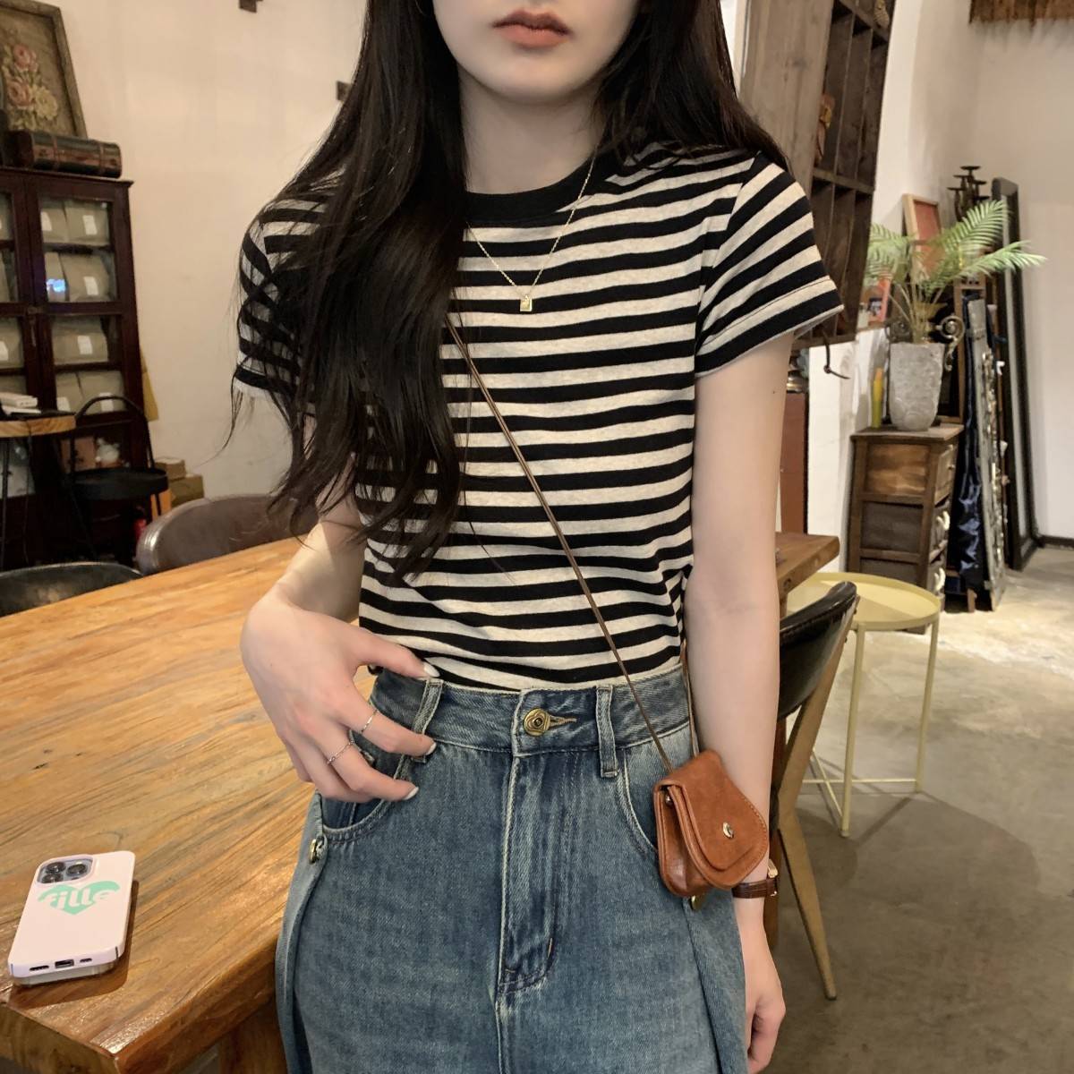 https://fulmo-img-server.com/borderly/47b5b103-271f-48e3-826b-75caa3b1d480.jpg