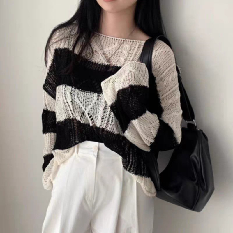ボーダー服 透かし編みボーダーニット