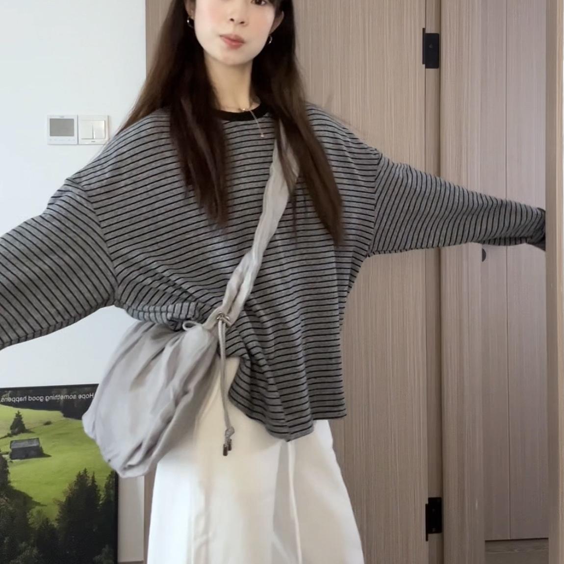 ボーダー服 ゆったりボーダー長袖カットソー