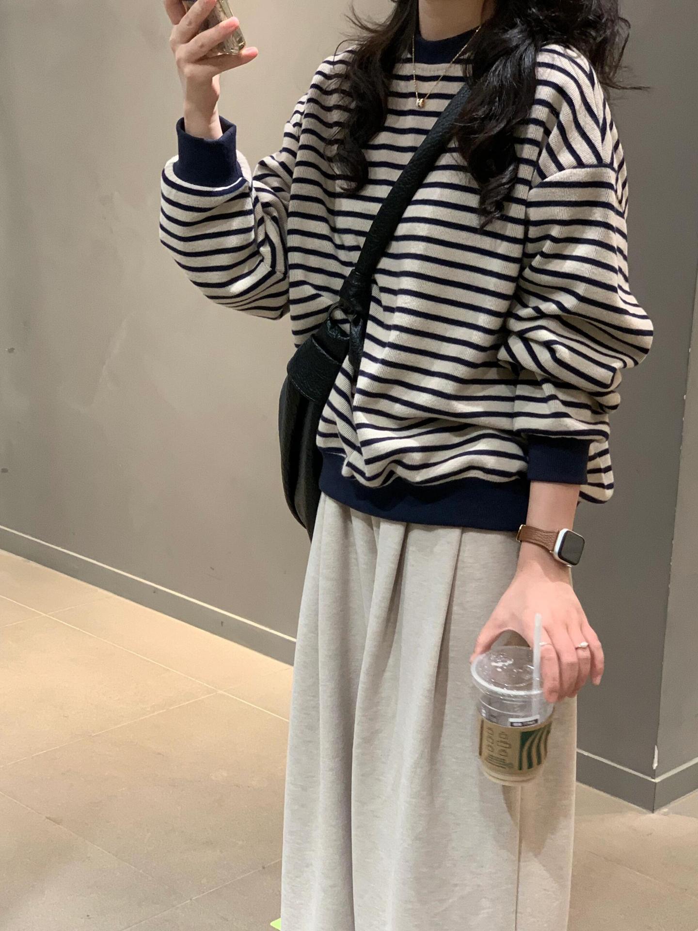 ボーダー服 ゆったりリブ袖口ボーダーカットソー