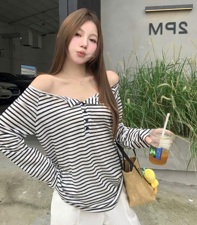 https://fulmo-img-server.com/borderly/5be8a511-308d-4ffd-93dd-3b6bbd2a65e7.jpg