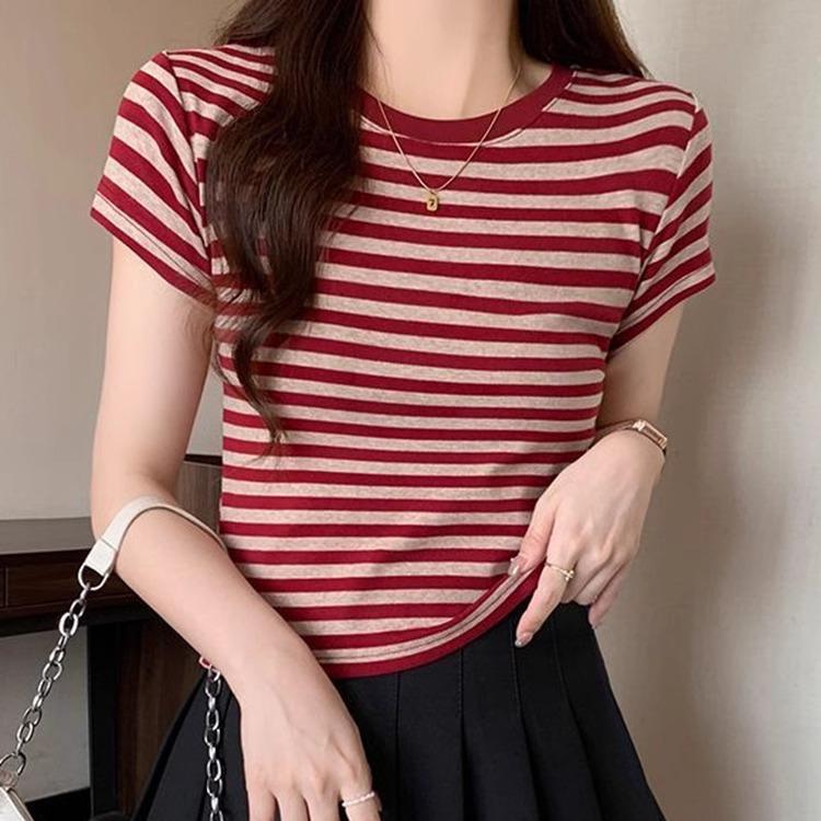 https://fulmo-img-server.com/borderly/74924827-9160-46c8-98ce-8eb549cc0545.jpg