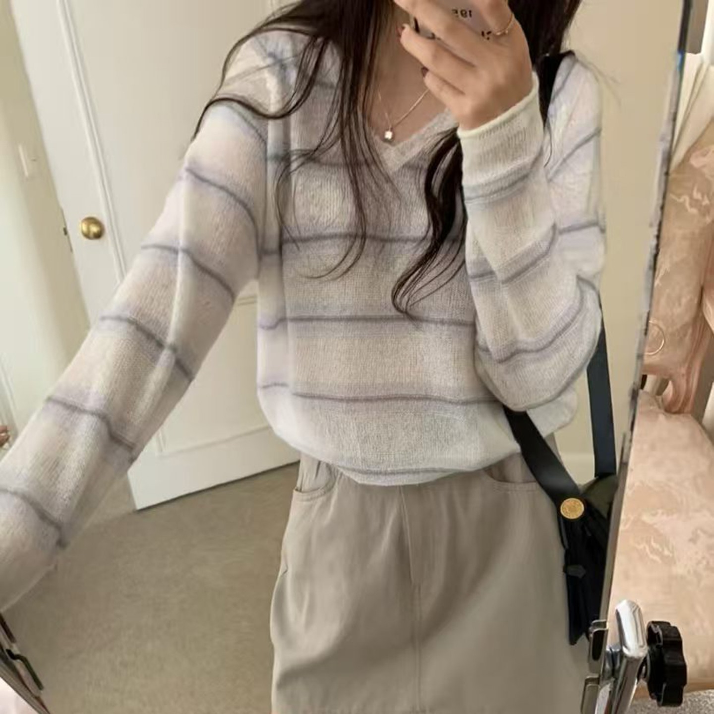 ボーダー服 配色ボーダー 深襟首ニット長袖プルオーバー