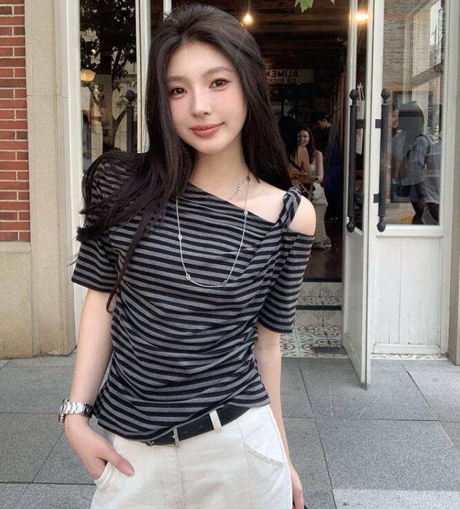 https://fulmo-img-server.com/borderly/8f09c798-e967-4edb-8d71-37cc6553d60b.jpg