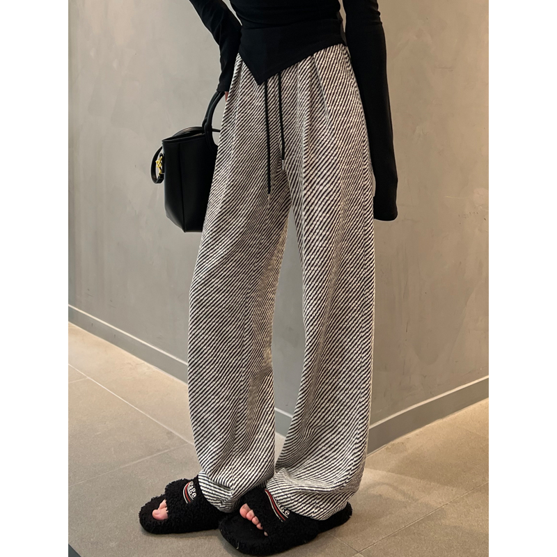 ボーダー服 ストライプ柄ワイドパンツ