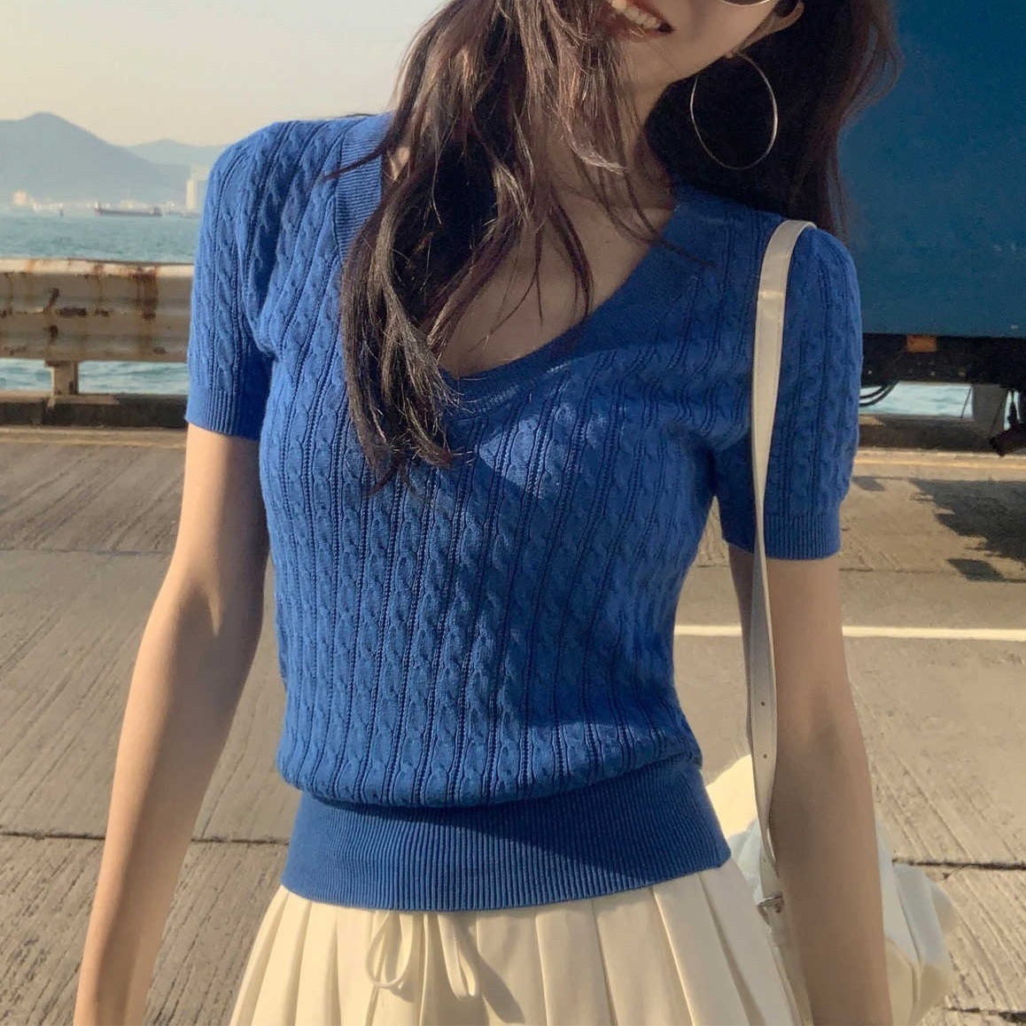 ボーダー服 太ボーダー深Vネックニット