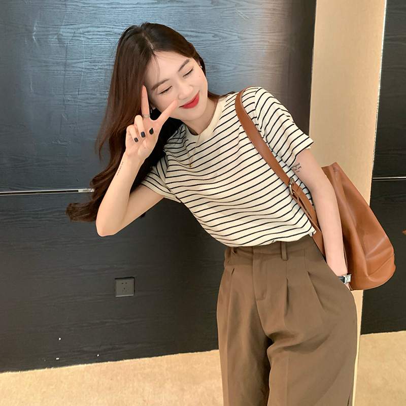 https://fulmo-img-server.com/borderly/bafe65fd-e068-48d1-a475-bac41a2cd2de.jpg