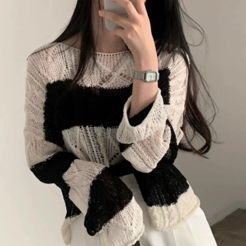 ボーダー服 透かし編みボーダーニット