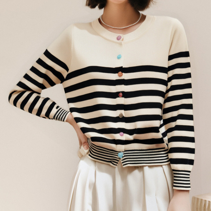 ボーダー服 ボーダー柄カーディガン カラフルボタン丸首ニット