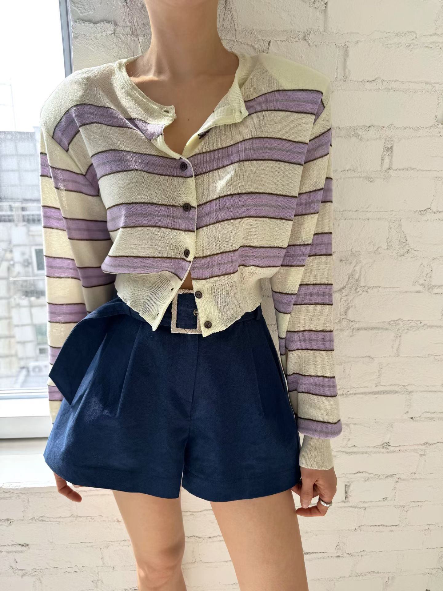 https://fulmo-img-server.com/borderly/d7727bf9-647a-476c-b17b-3b0a01822af7.jpg