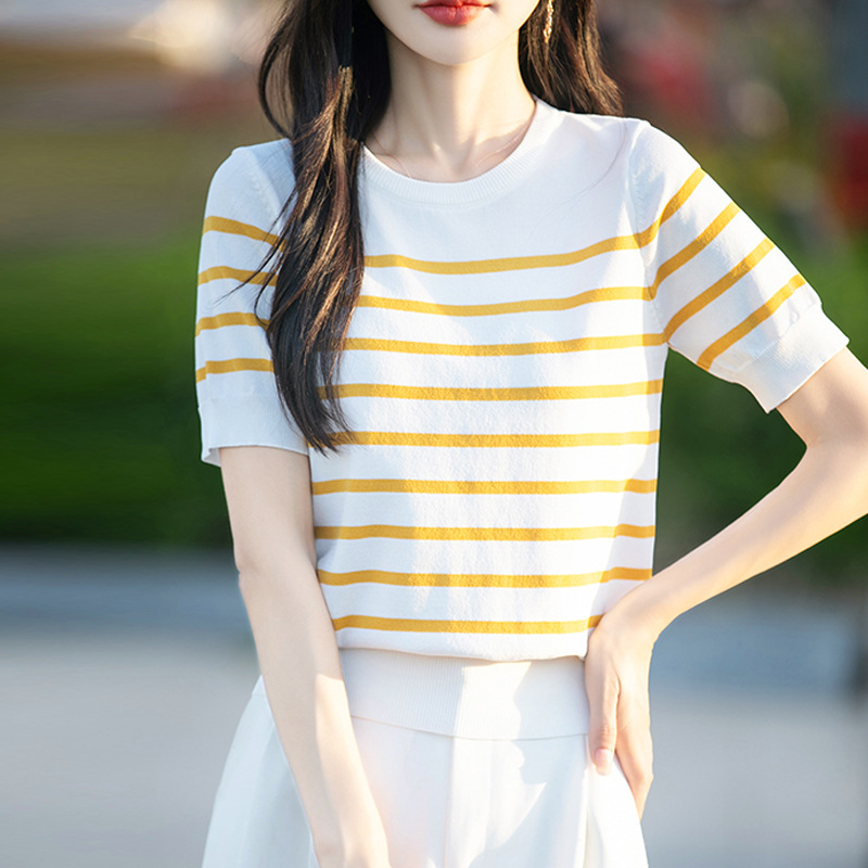 https://fulmo-img-server.com/borderly/e19c199f-473b-44f9-9d9f-b379e8f66a4b.jpg