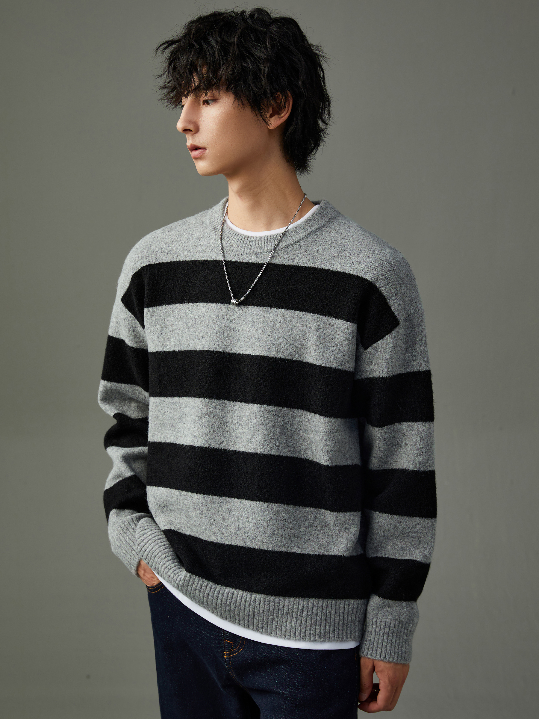 ボーダー服 上質太ボーダークルーネックニット
