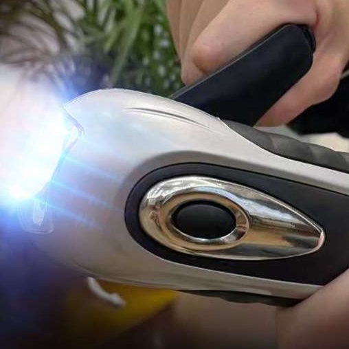 防災グッズ 手回し充電式マルチ防災ライト