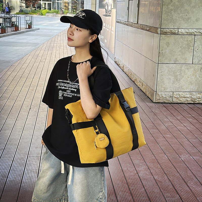 ボストンバッグ シンプル軽量ボストントート 3色展開
