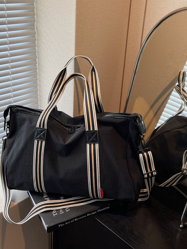 ボストンバッグ 多機能収納付き 2色展開