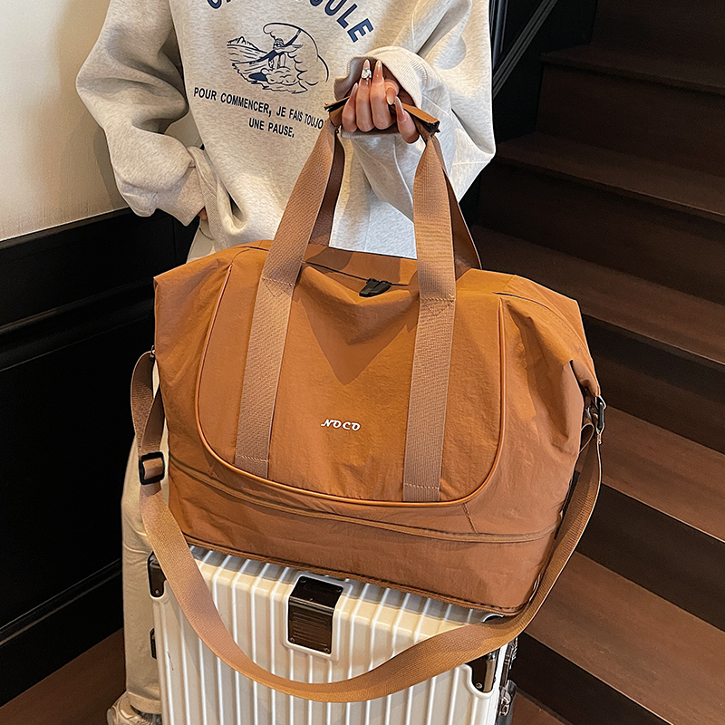 ボストンバッグ 軽量素材の旅行用大容量ボストンバッグ