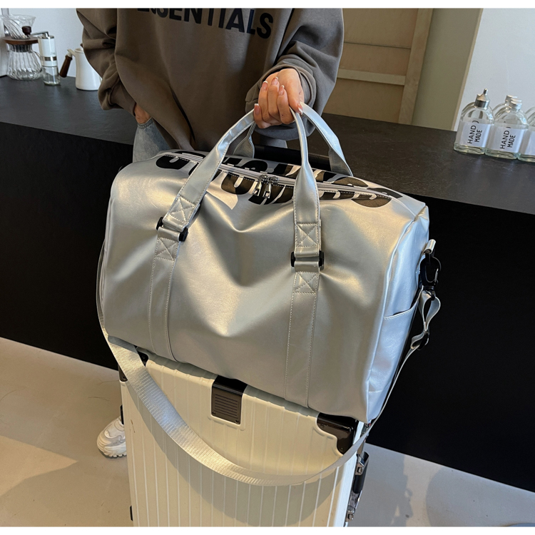 ボストンバッグ 光沢仕上げ 上質旅行ボストン
