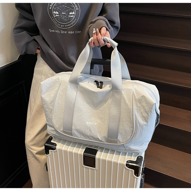 ボストンバッグ 軽量素材の旅行用大容量ボストンバッグ
