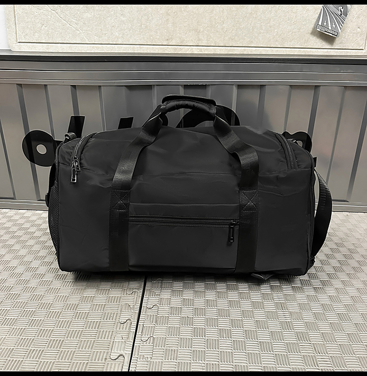 ボストンバッグ 多機能ポケット付き実用旅行バッグ