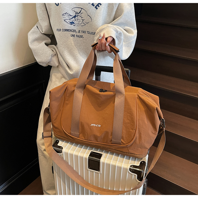 ボストンバッグ 軽量素材の旅行用大容量ボストンバッグ
