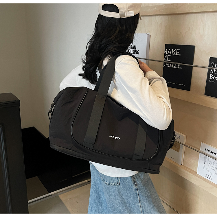 ボストンバッグ 軽量素材の旅行用大容量ボストンバッグ