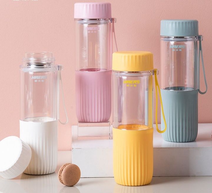 水筒 縦溝デザインのプラスチック製携帯水筒