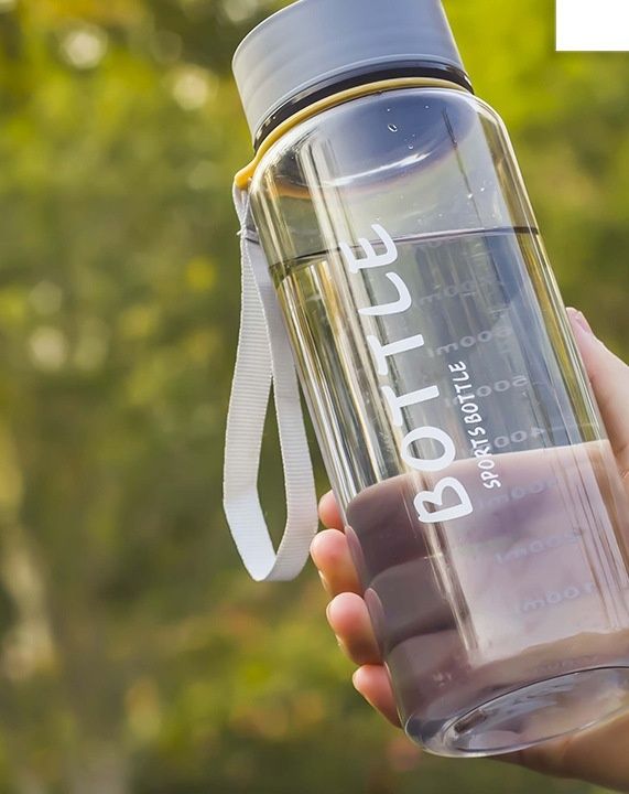 水筒 持ち運び便利な透明スポーツ水筒プラスチック製