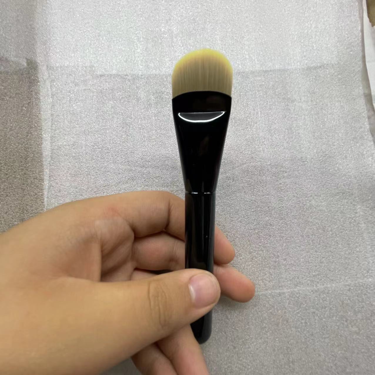 メイクブラシ 丸型ドーム型ファンデーション用メイクブラシ