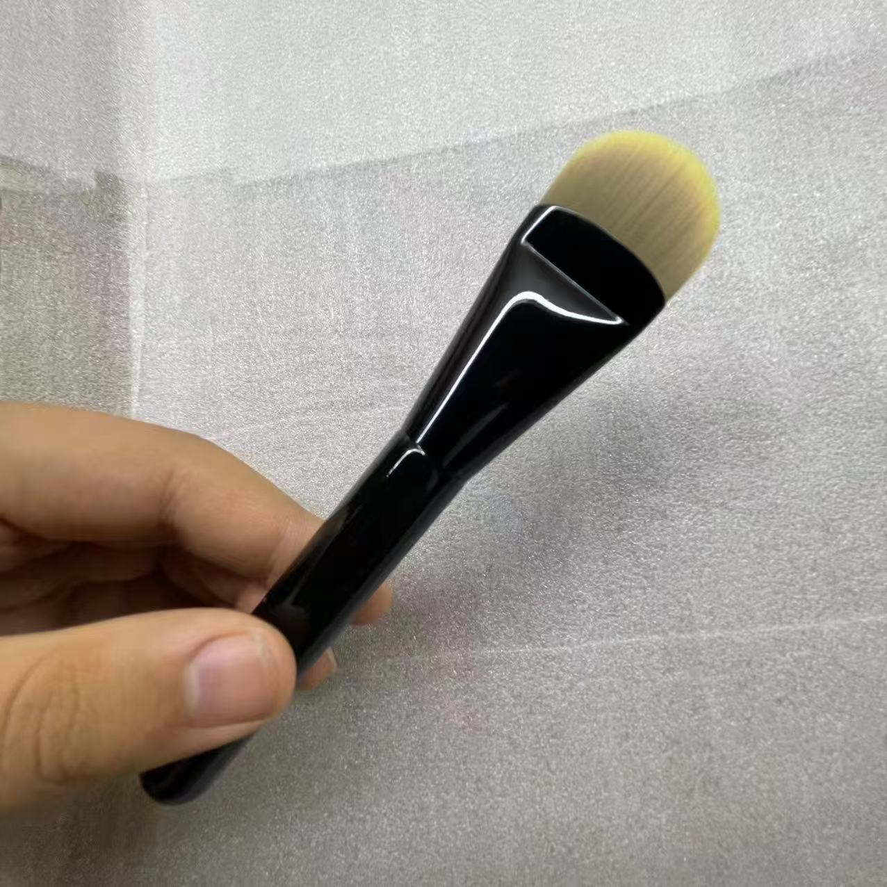 メイクブラシ 丸型ドーム型ファンデーション用メイクブラシ