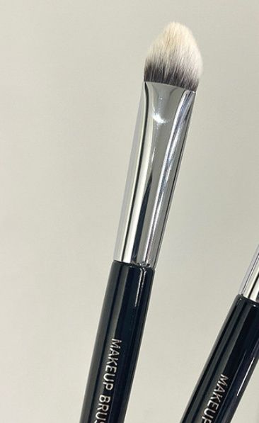 メイクブラシ コンシーラー 三角精密コンシーラーブラシ