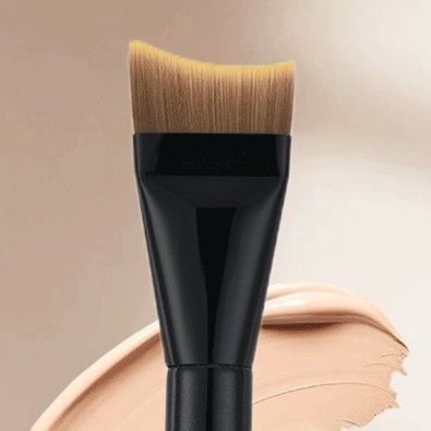メイクブラシ ファンデーション なめらか密着ベース筆