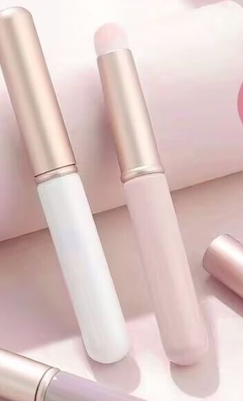 メイクブラシ リップ 携帯用リップブラシ 蓋付き