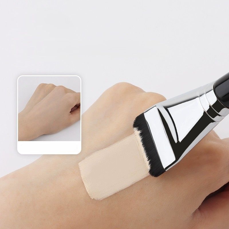 メイクブラシ プロ仕様筆型ファンデーションブラシ