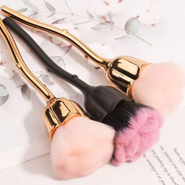 メイクブラシ 高級感溢れる花型ヘッド極上柔らかメイクブラシ