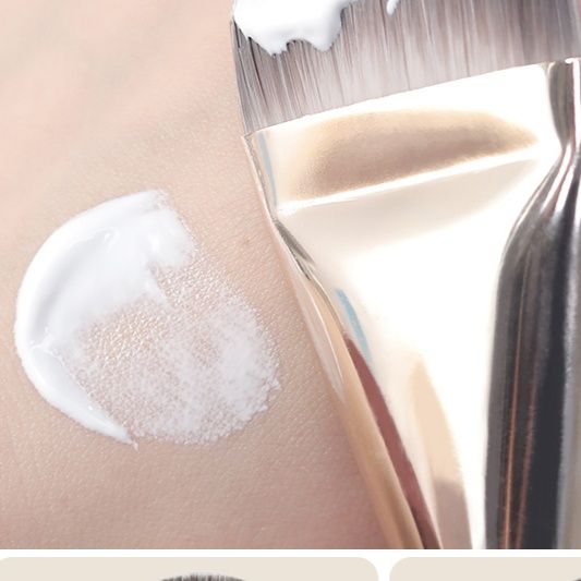 メイクブラシ 敏薄加工刷型ファンデーション用ブラシ