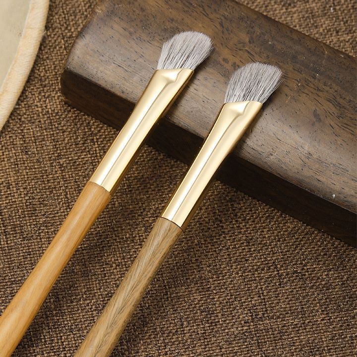 メイクブラシ 立体鼻筋造形コンシーラーブラシ