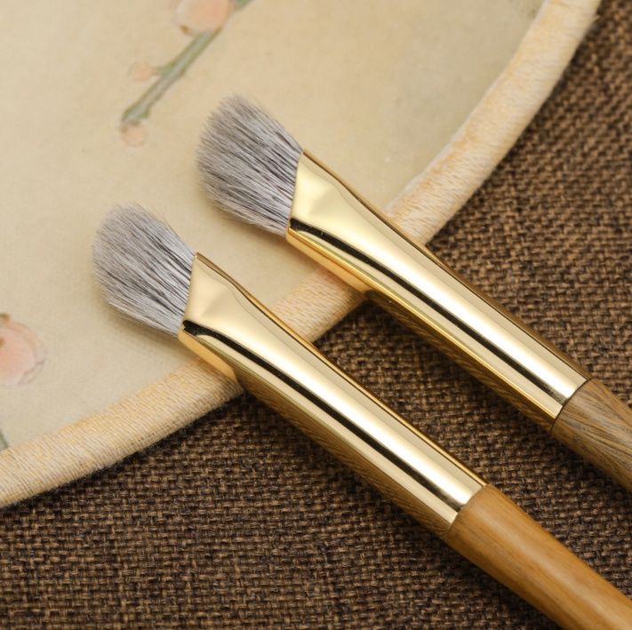 メイクブラシ 立体鼻筋造形コンシーラーブラシ