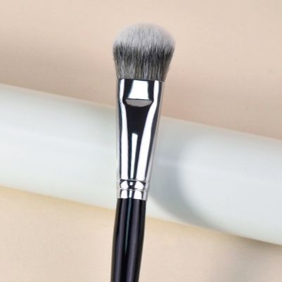 メイクブラシ 斜めカット高密度毛束コンシーラーブラシ