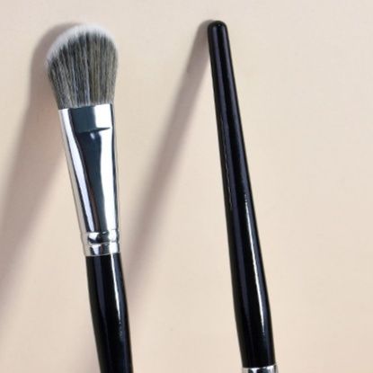 メイクブラシ 斜めカット高密度毛束コンシーラーブラシ