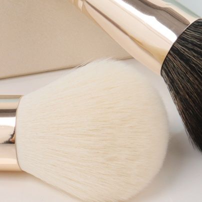 メイクブラシ 天然毛とふわふわ毛の贅沢チークブラシセット