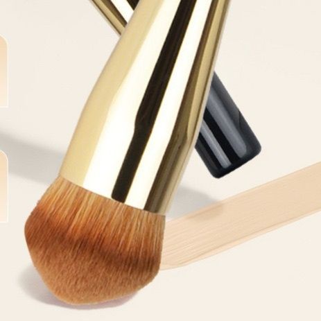 メイクブラシ 高級感溢れる丸型チークブラシ