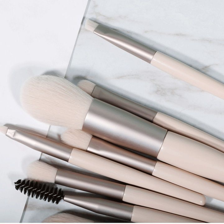 メイクブラシ プロ仕様多機能メイクブラシ八本セット