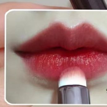 メイクブラシ なめらか仕上げリップ専用メイクブラシ