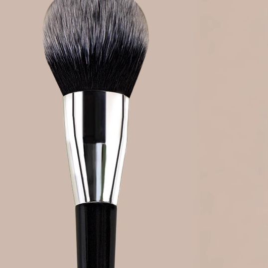 メイクブラシ ふんわり仕上げる丸型チークブラシ