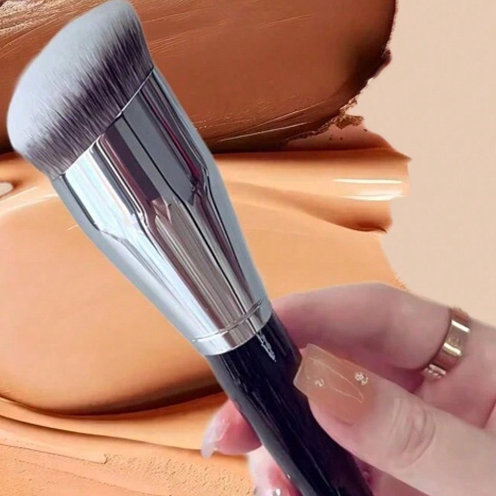 メイクブラシ ふんわり仕上げる丸型チークブラシ