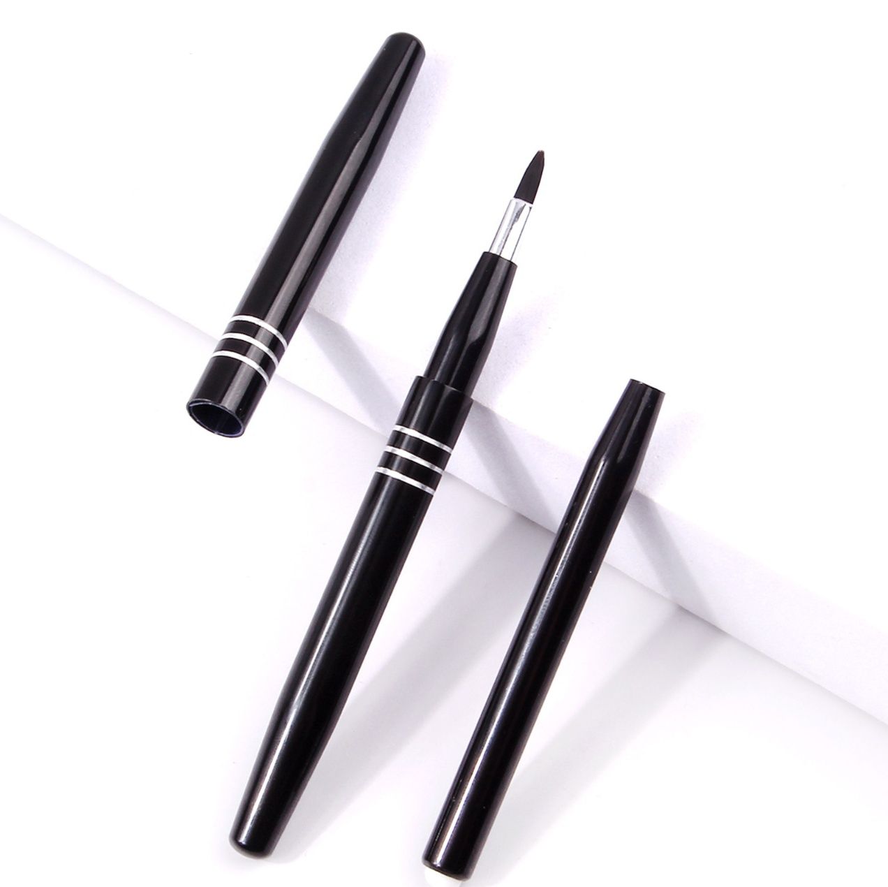 メイクブラシ 伸縮式リップブラシ 精密描画タイプ