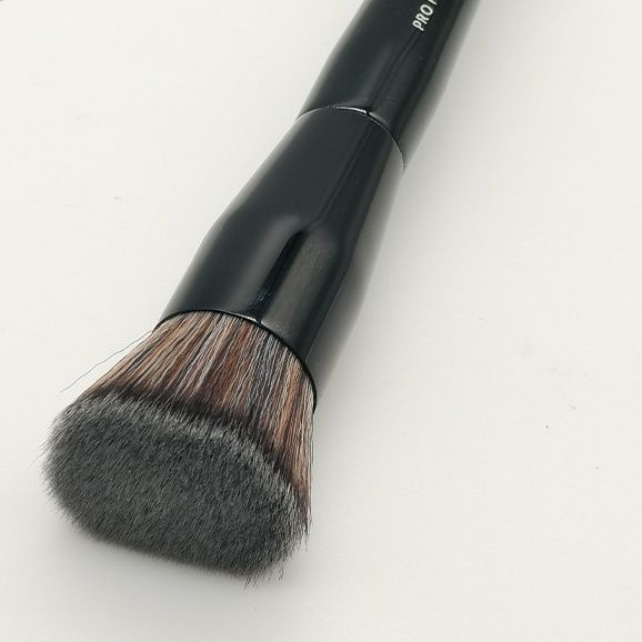 メイクブラシ プロ仕様平頭型ファンデーションブラシ
