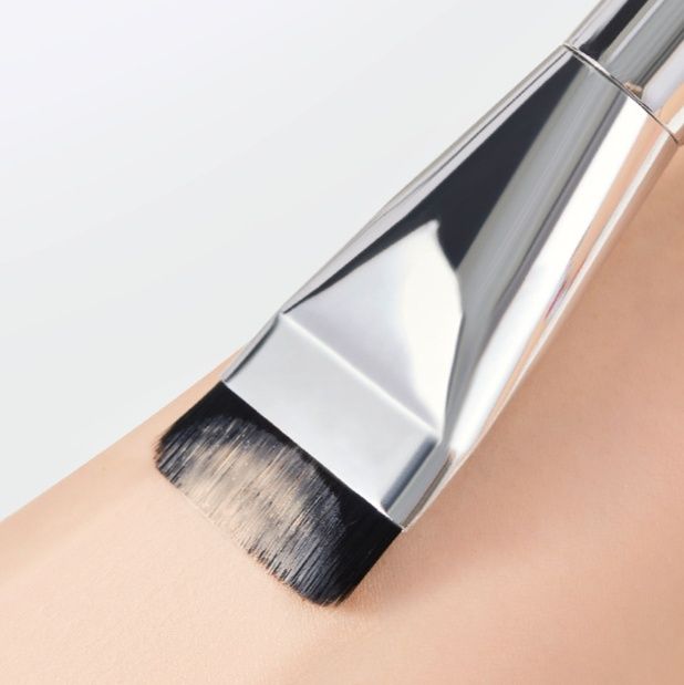メイクブラシ プロ仕様平筆型ファンデーションブラシ