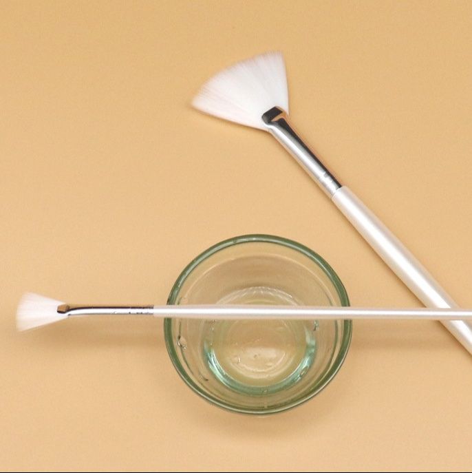 メイクブラシ 扇形シリコンファンデーションブラシ